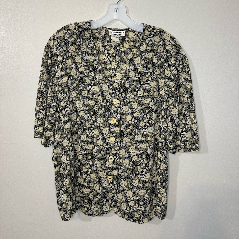 Vintage v-neck floral button down!